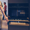 Szklana czarna szuflada lodówki