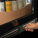 Wbudowana lodówka piwniczna FG 109 na butelki z podwójną temperaturą