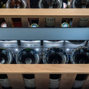 Kolumnowa zabudowana lodówka piwniczna na 36 butelek. Podwójna temperatura