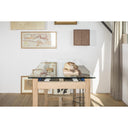 Weinkollektionstisch